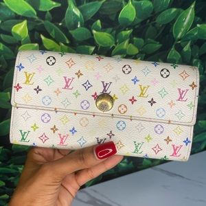 LOUIS VUITTON WALLET 100% AUTHENTIC LOUIS VUITTON MONOGRAM WALLET